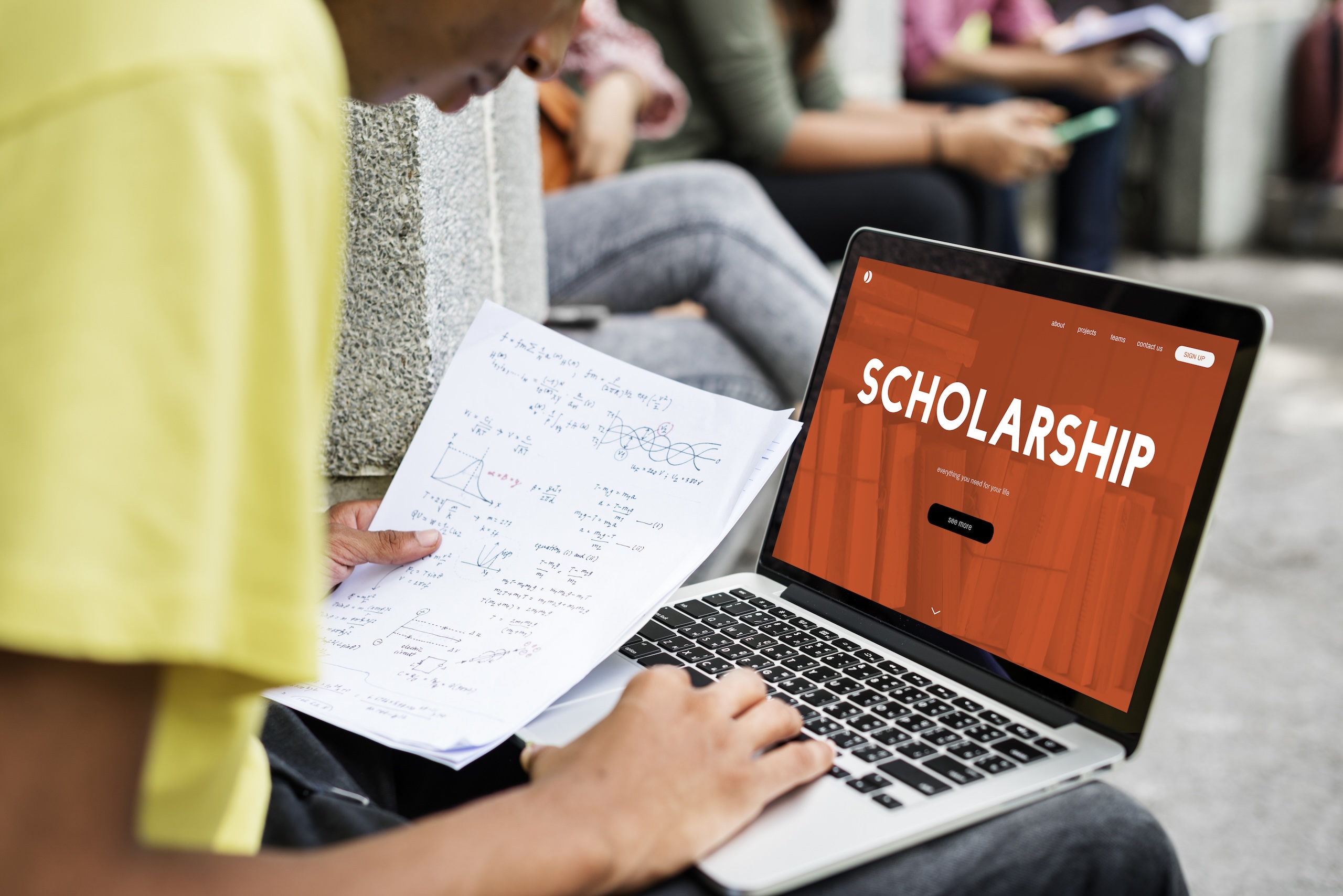 Student applying online for a scholarship