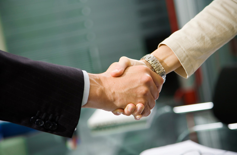 Handshake-man-woman-IDEAS.jpg Handshake-man-woman-IDEAS.jpg