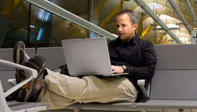 Man-on-computer-KNOW.jpg Man-on-computer-KNOW.jpg
