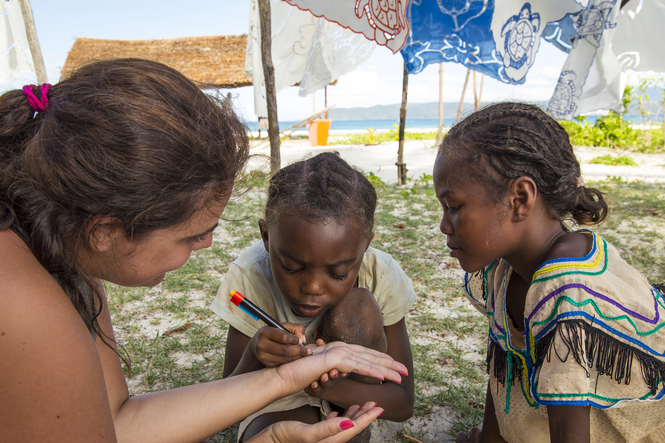 alums-widen-world-of-buiness-peace-corps.jpg alums-widen-world-of-buiness-peace-corps.jpg