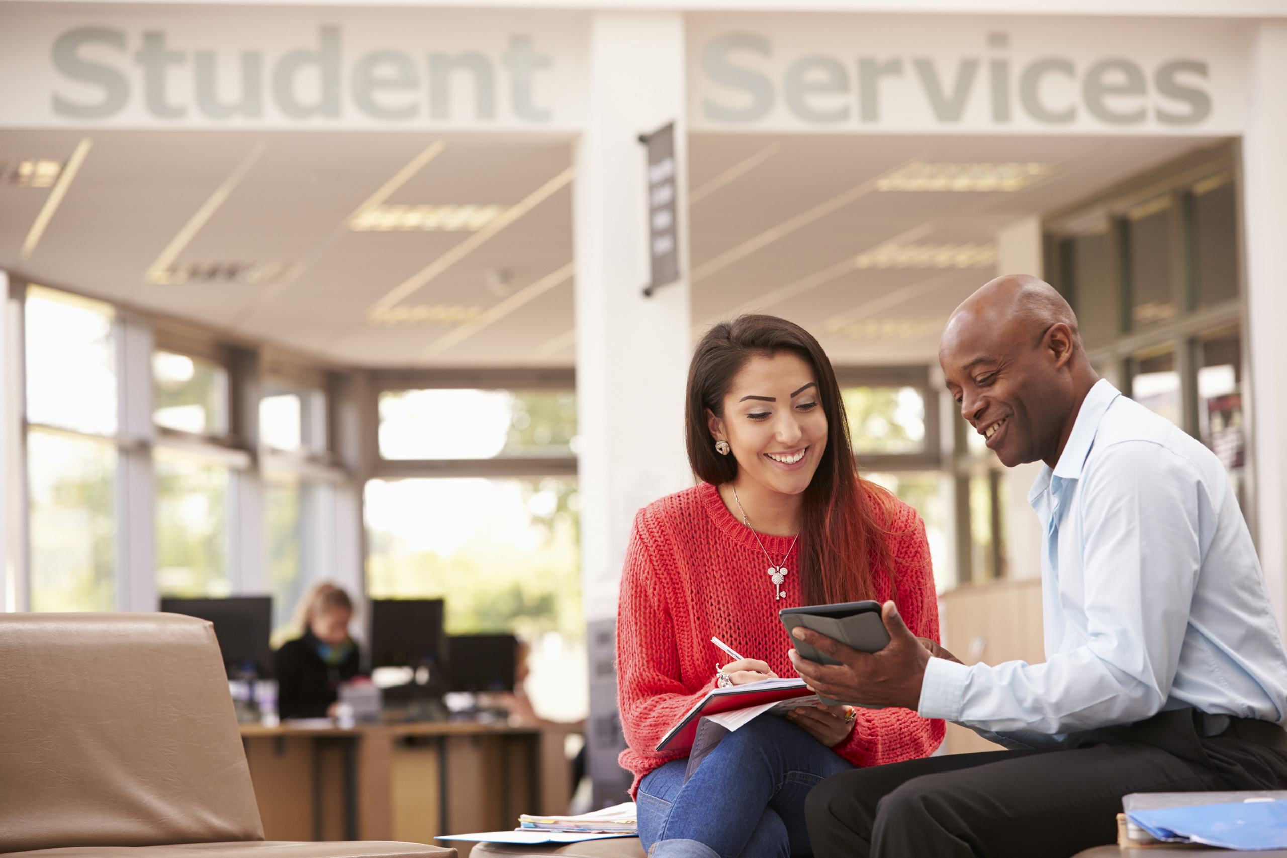 mentor_business-man-showing-student-tablet_copy.jpg mentor_business-man-showing-student-tablet_copy.jpg