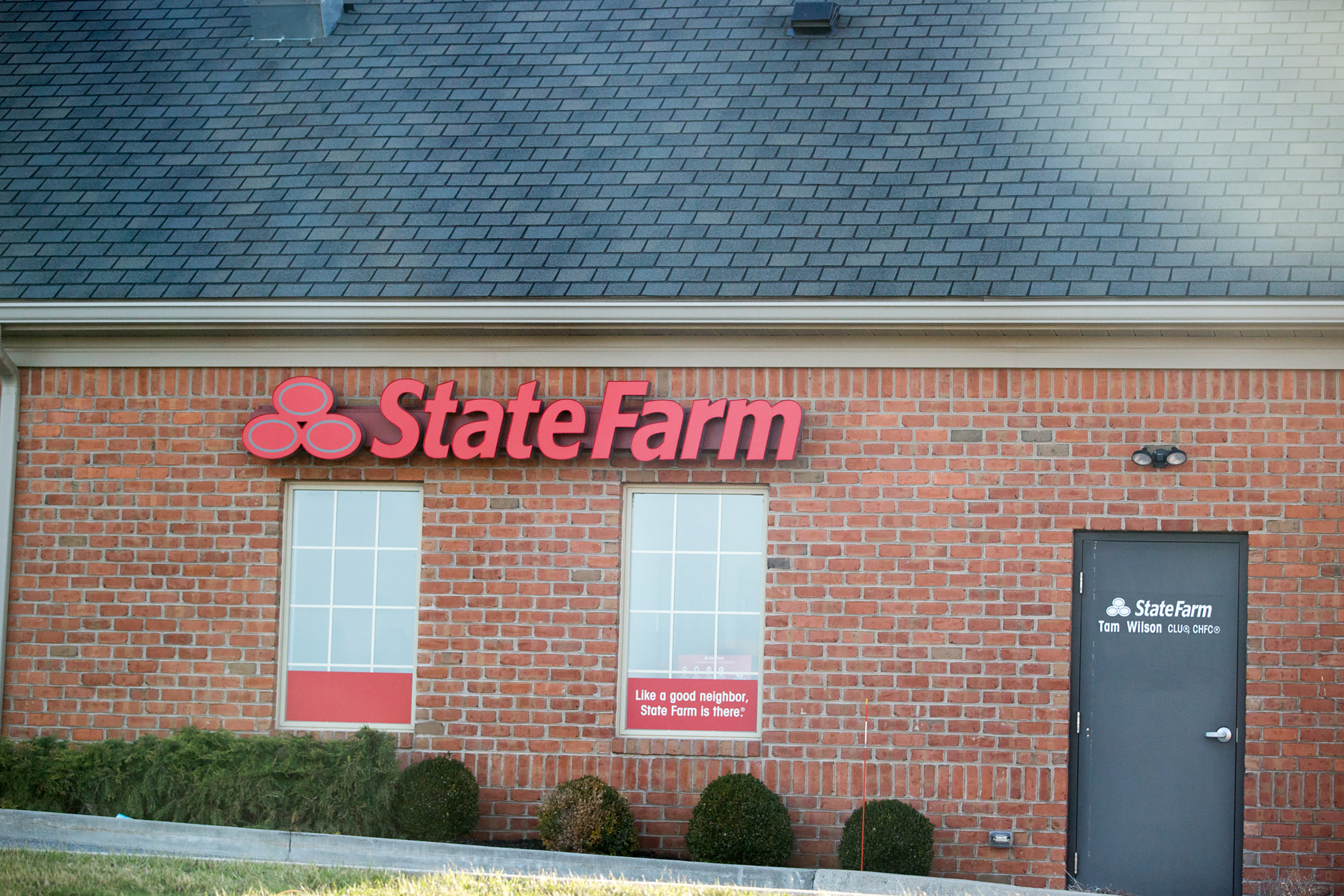 state_farm_helping_people_manage_lifes_risks.jpg state_farm_helping_people_manage_lifes_risks.jpg